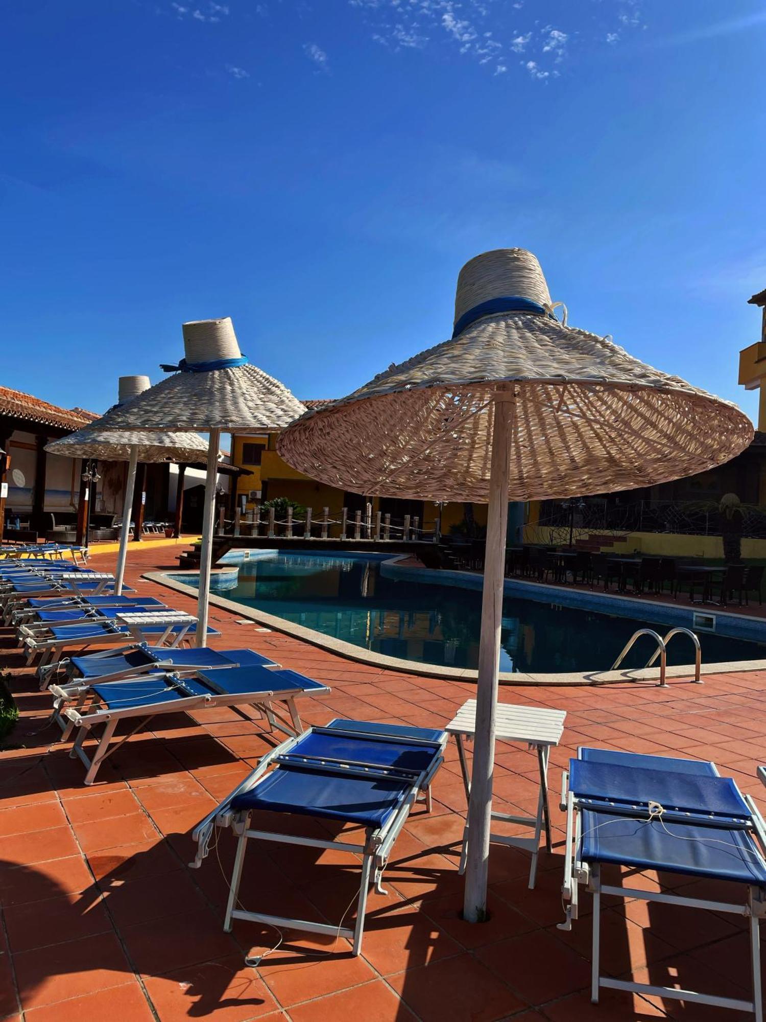 Hotel La Ciaccia Валледория Экстерьер фото